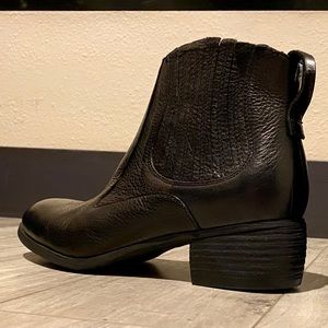 Black ankle boots in PERFECT condition